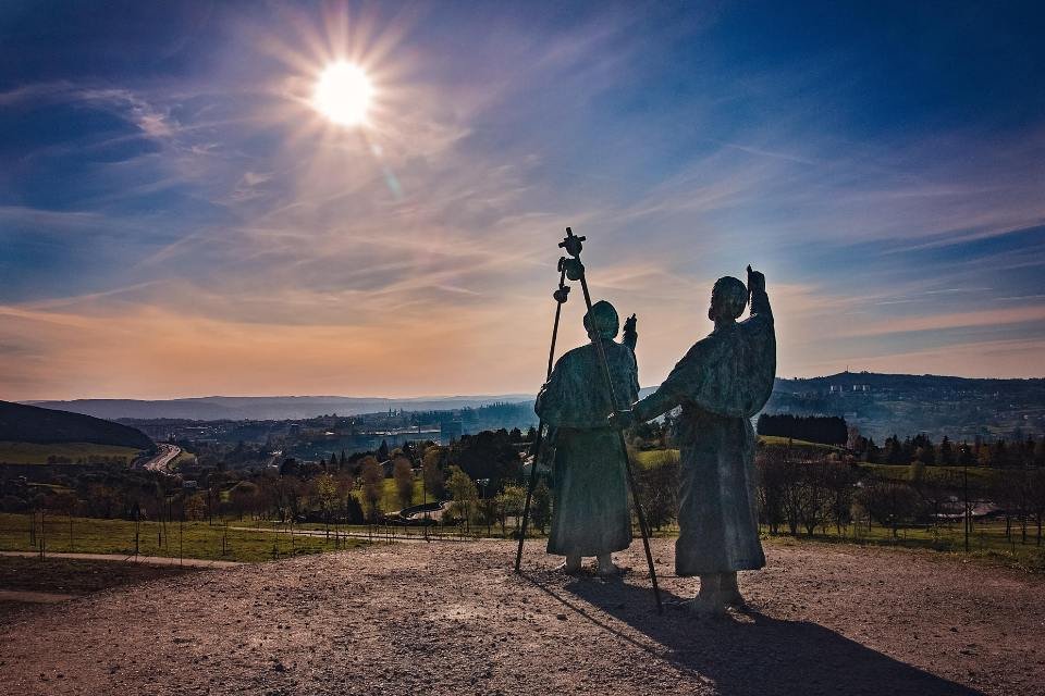 hacer el camino de santiago en grupo con agencia